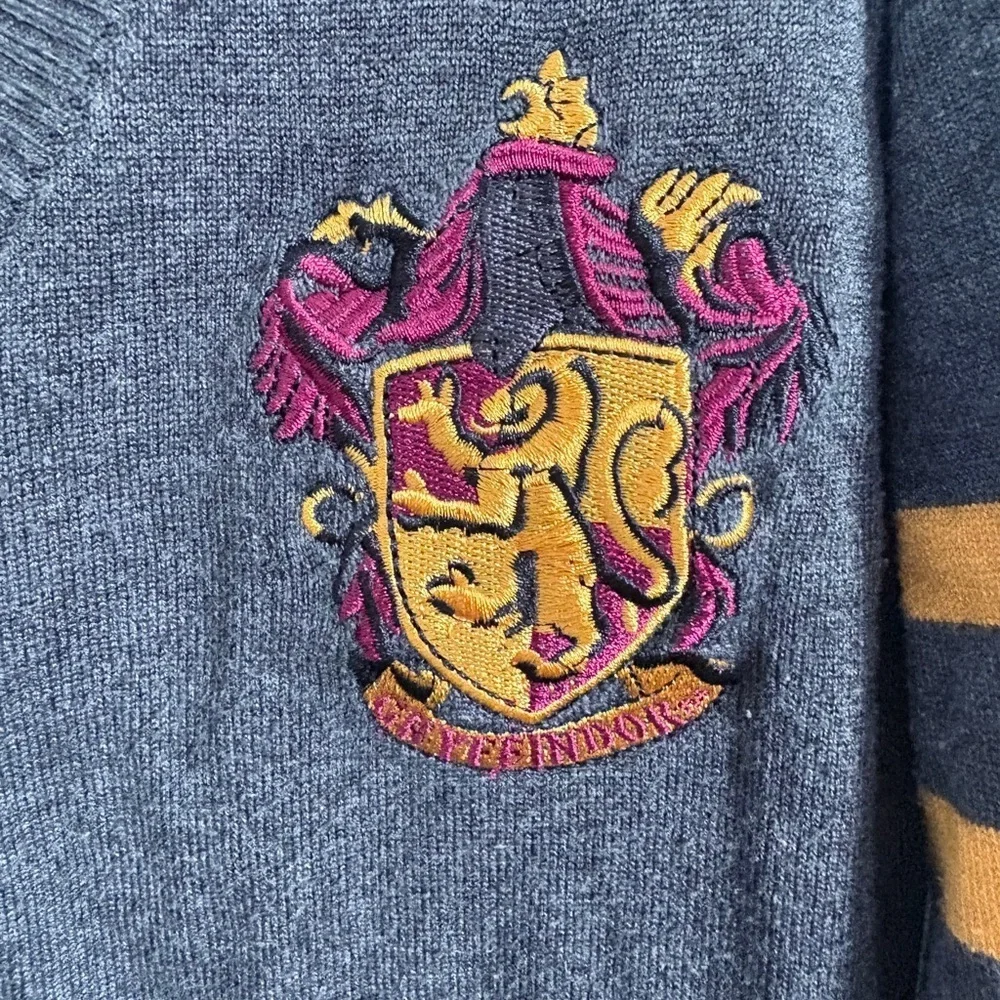 Harry Potter CLOSET CLEANOUT Gryffindor cardigan sweater-Size M